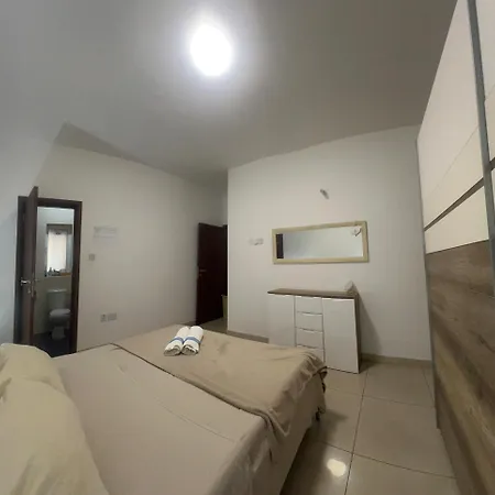 Helens Court - 1 *